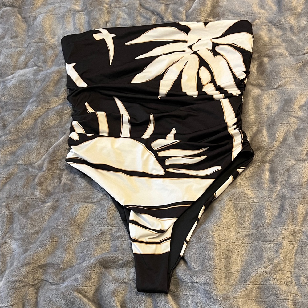 Cala de la Cruz strapless swimsuit size large